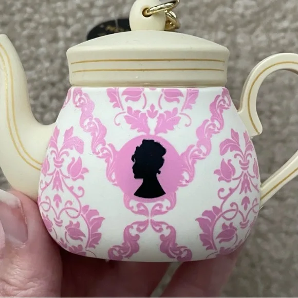 Bath & Body Works Bridgerton Tea Pot + Fancy Carriage PocketBac Holder - Picture 9 of 16